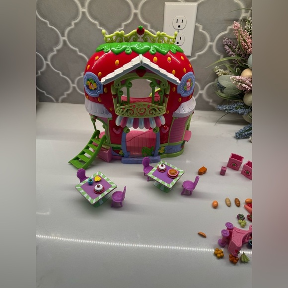 Strawberry Shortcake Bitty Berry Market - Picture 6 of 7